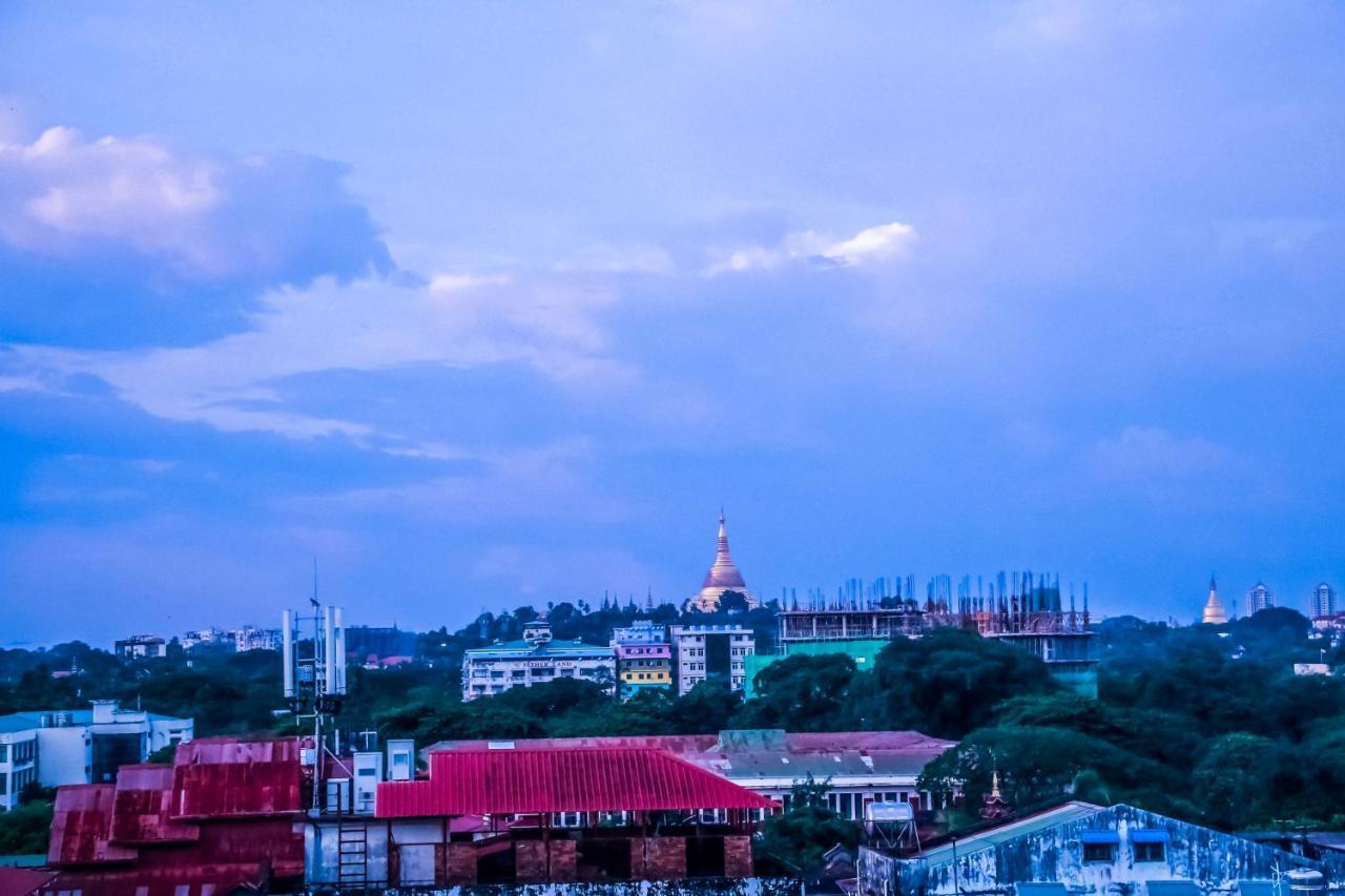 The Lodge Yangon Hostel Exterior foto