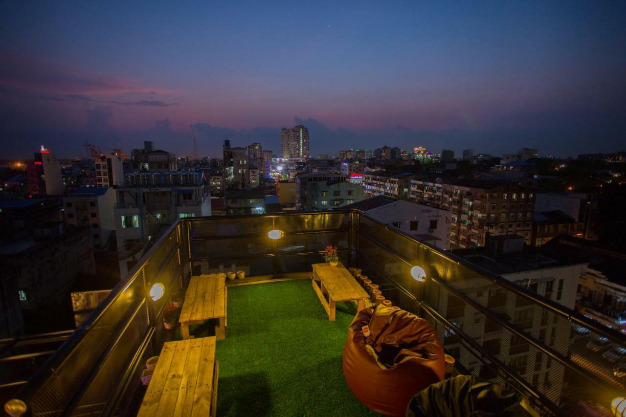 The Lodge Yangon Hostel Exterior foto